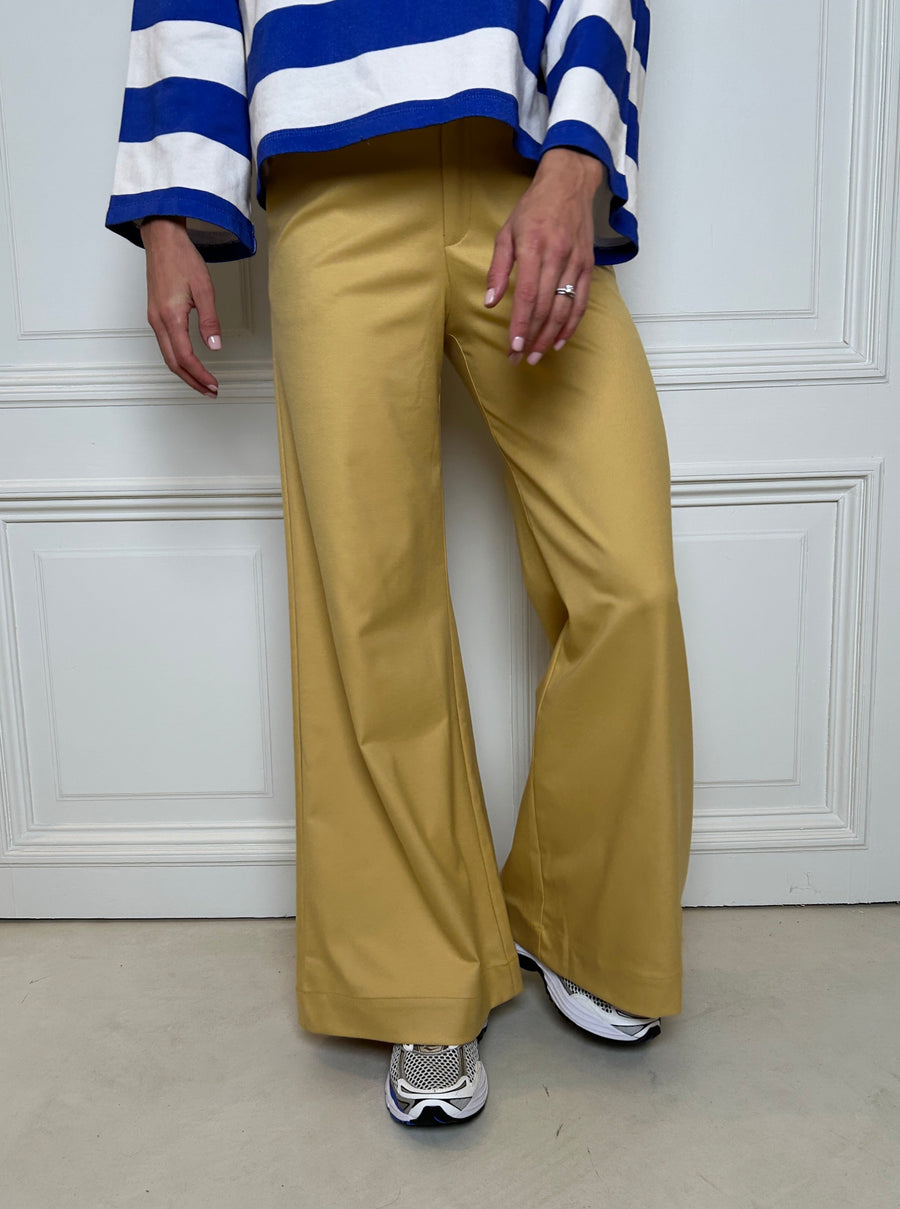 Wide Legged Suiting Pants