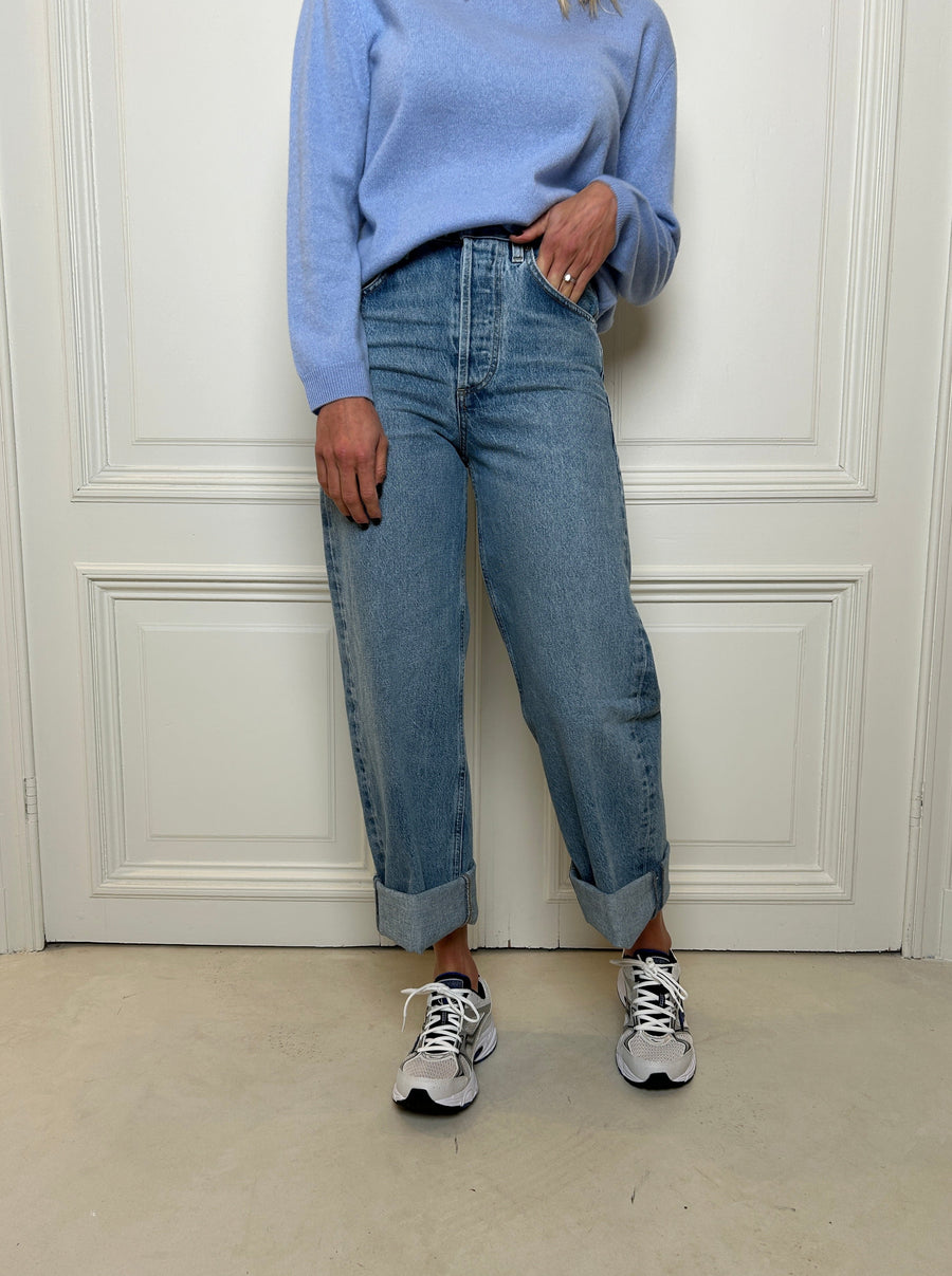 Elegant Jeans with Cuffed Crop