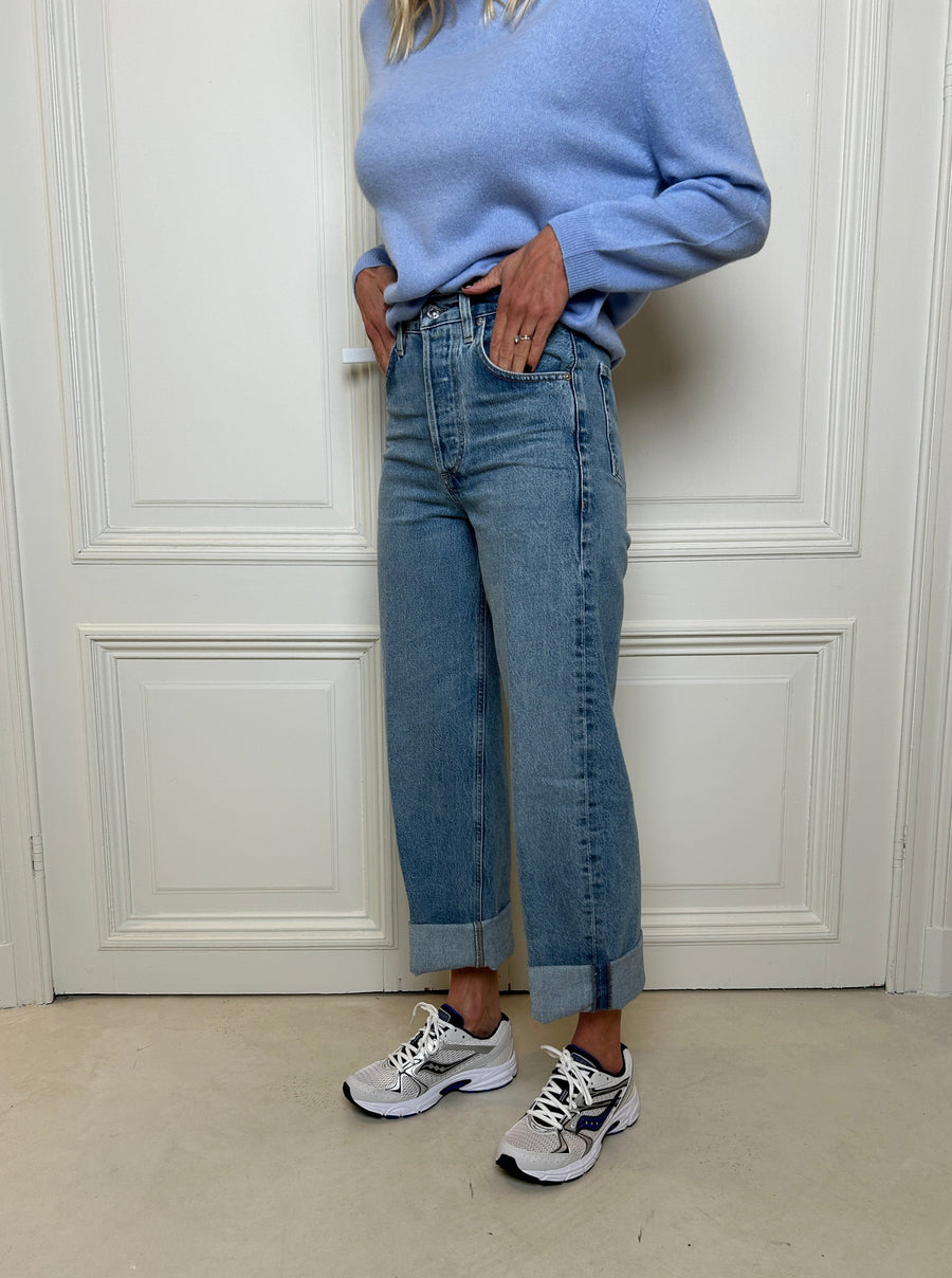 Elegant Jeans with Cuffed Crop