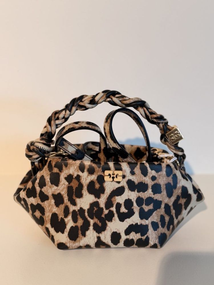  LEOPARD 943