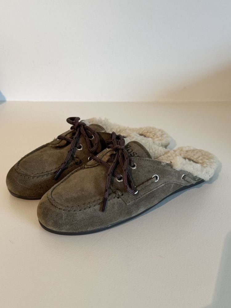KHAKI