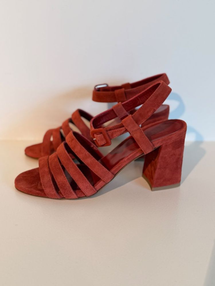  RUST SUEDE