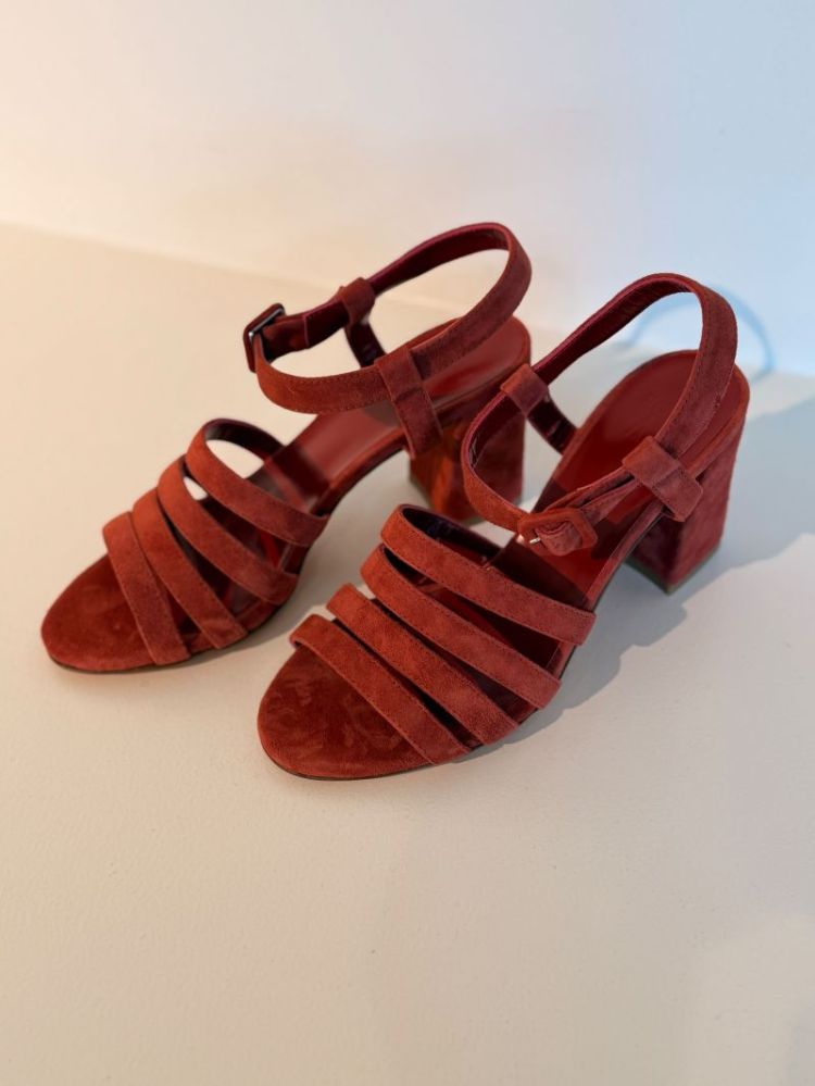  RUST SUEDE